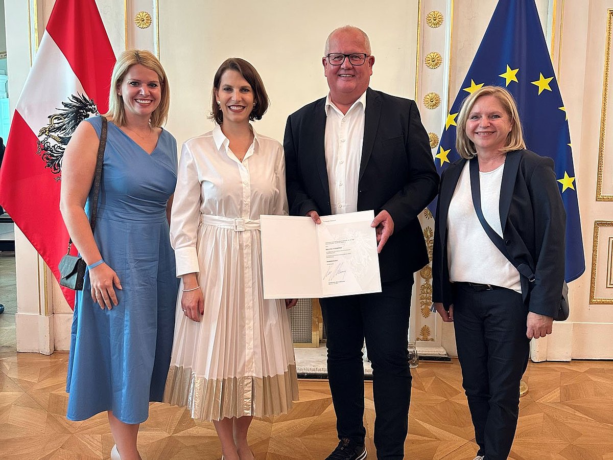 Maximilian Etzenberger erhält Berufstitel "Kommerzialrat"